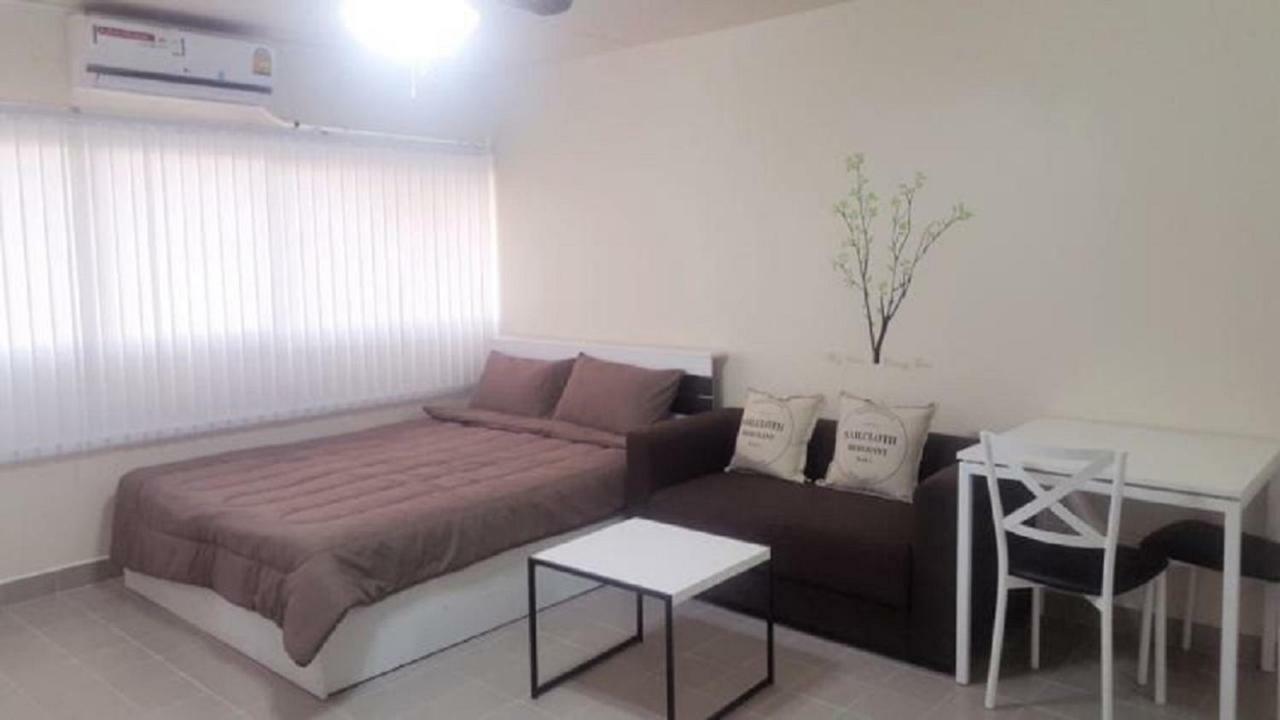 Popular Condo C4 暖武里 外观 照片